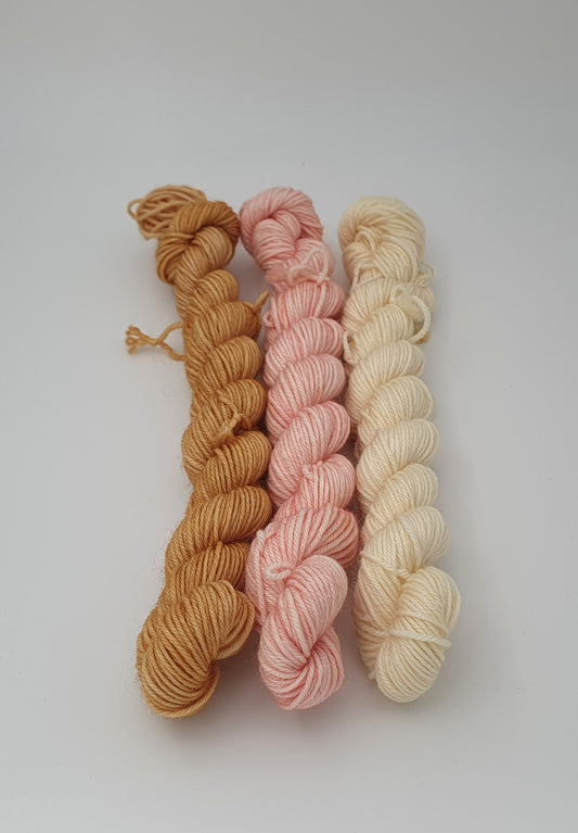 Beary Cozy Gnome Kit - Golden